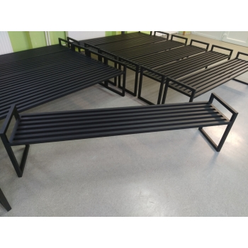 Ławka szatniowa wolnostojąca metalowa - zamknięta