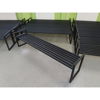 Ławka szatniowa wolnostojąca metalowa - zamknięta